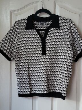 Adrianna Papell Black & White Geometric Short Sleeve Polo